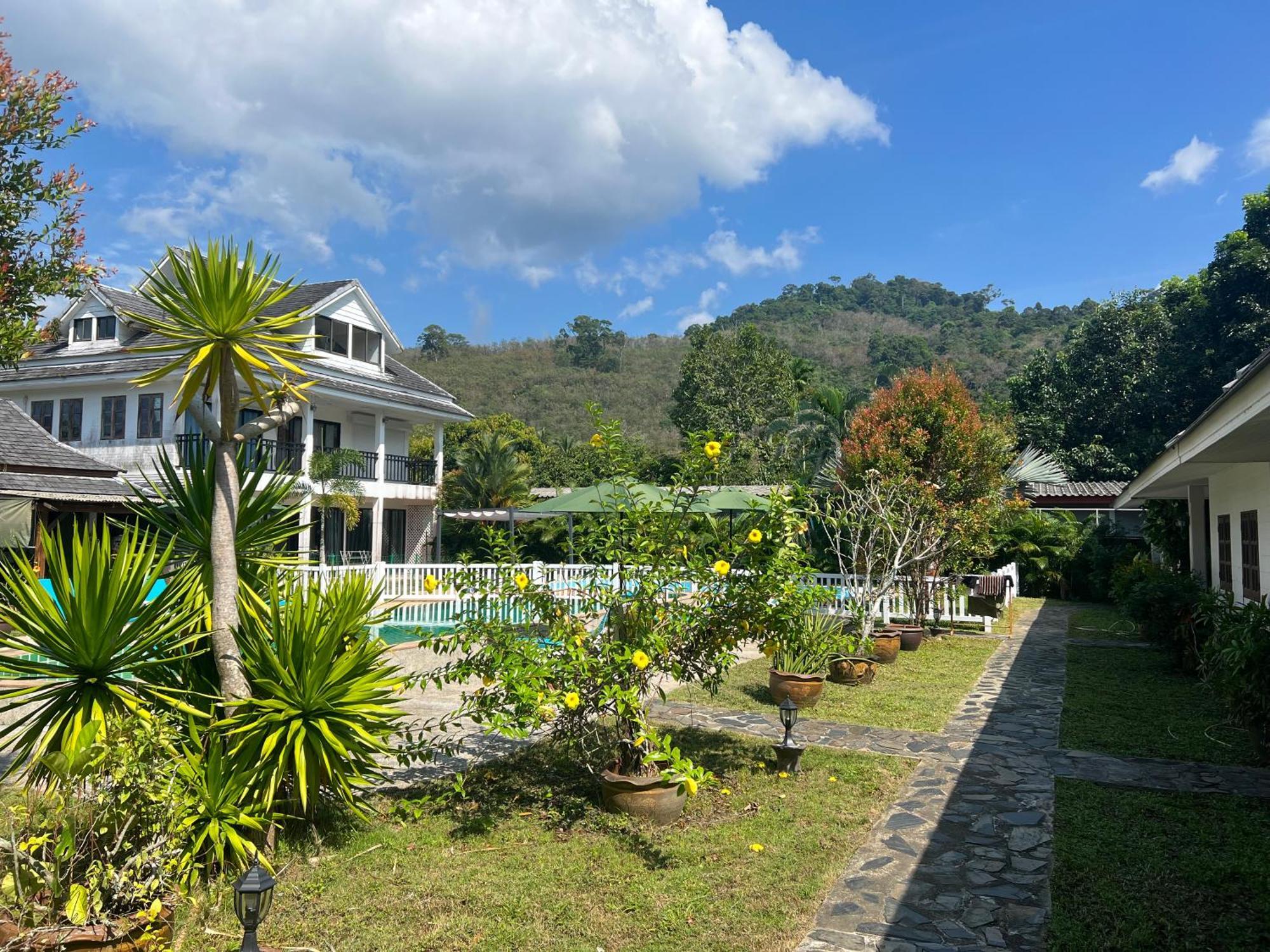Villa Colina Khao Lak Rooms And Bungalows - Adults Only Bagian luar foto