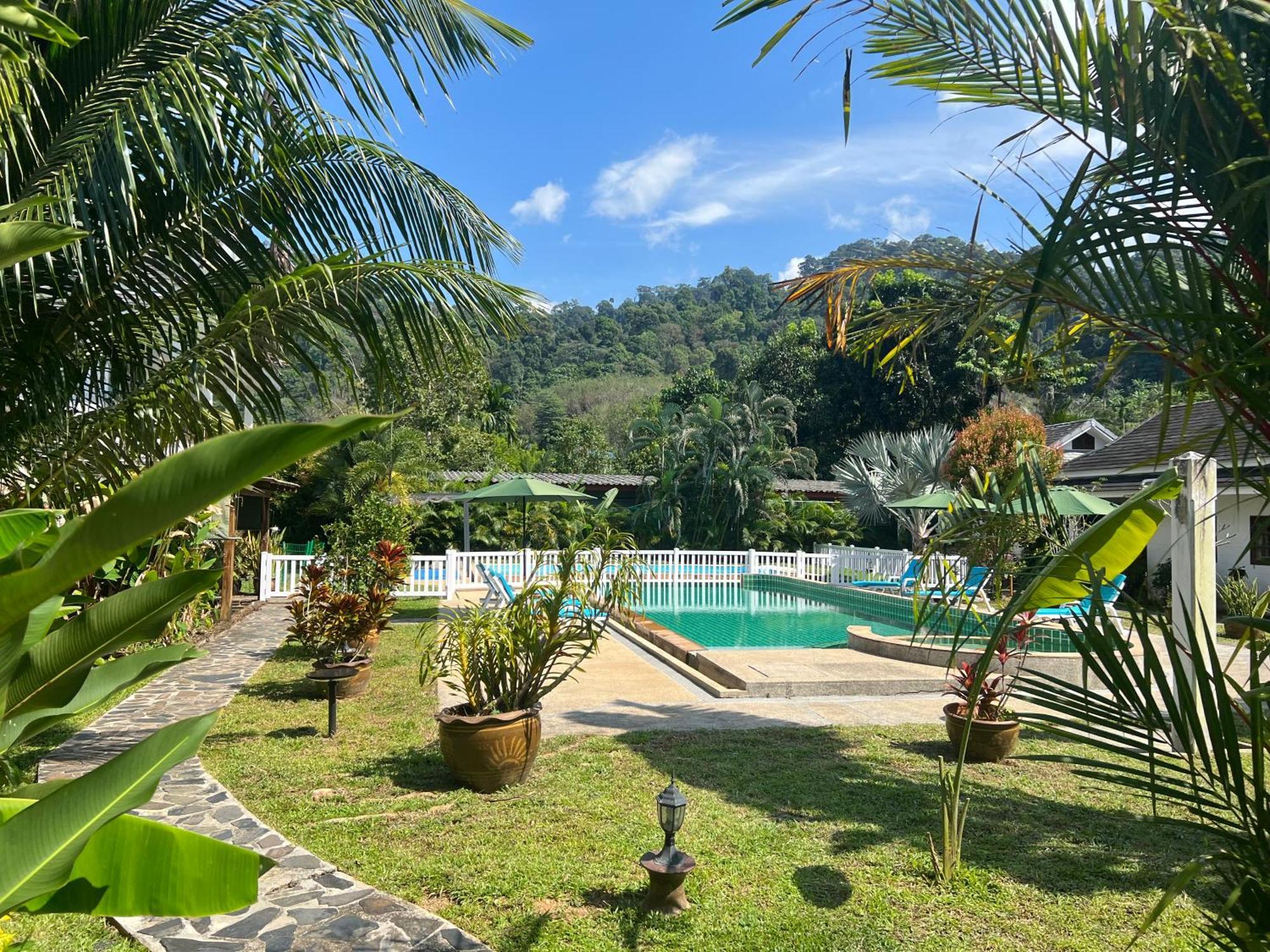 Villa Colina Khao Lak Rooms And Bungalows - Adults Only Bagian luar foto